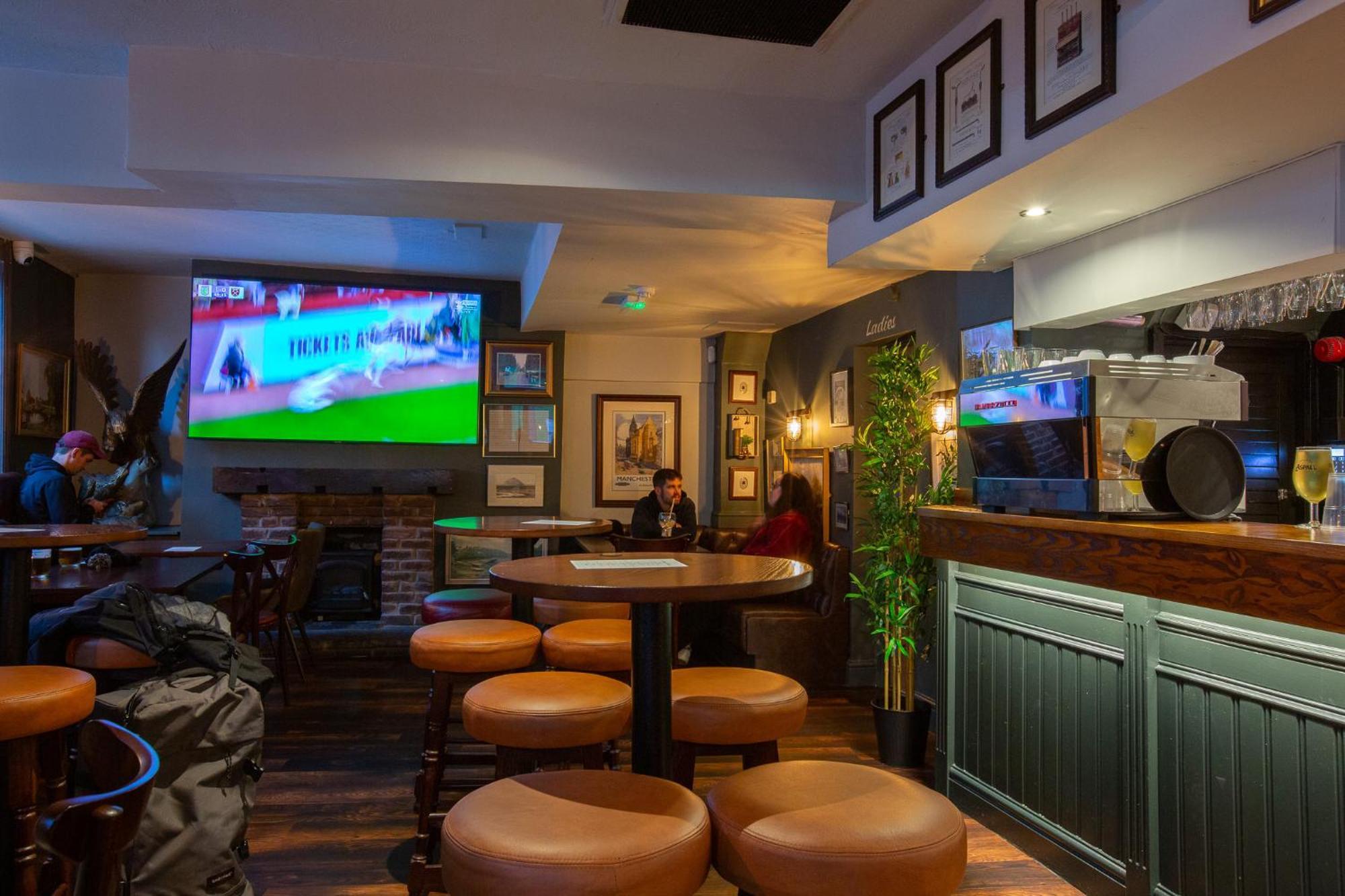 The Crown & Anchor Hotel แมนเชสเตอร์ ภายนอก รูปภาพ